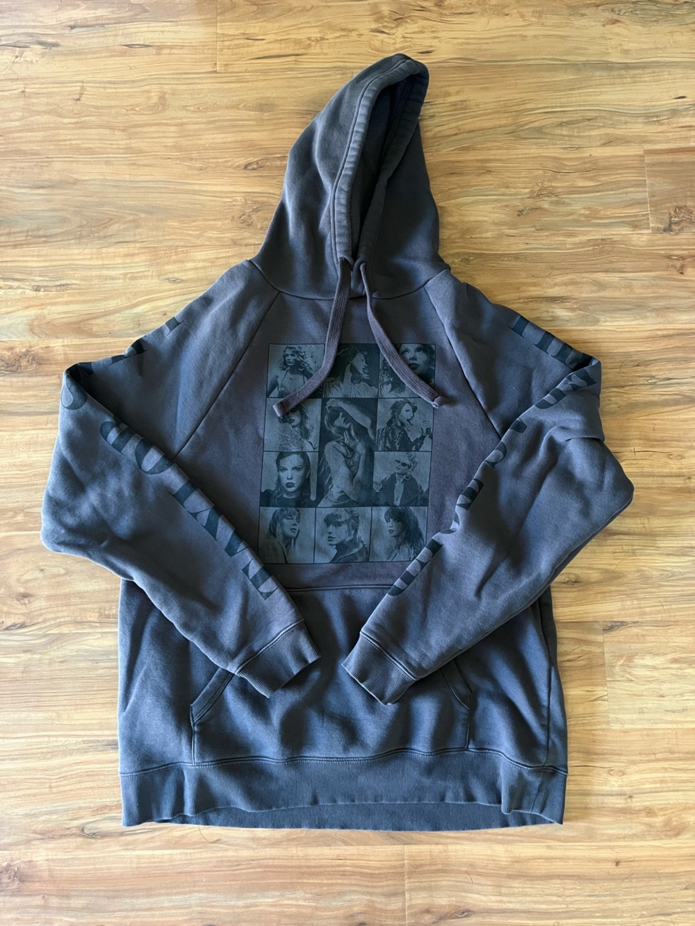 Taylor Swift The Eras Tour Official Concert Merchandise Gray & Black Hoodie Sz M